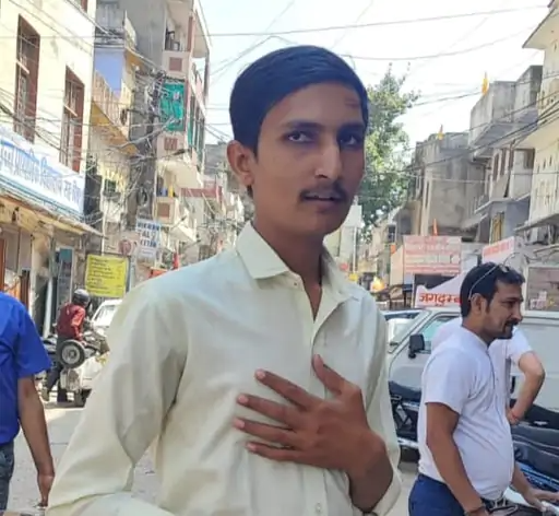 जयपुर में पुलिसवाले बनकर 20 लाख की ठगी, :भरे बाजार के बीच दिया वारदात को अंजाम, रुपए से भरा बैग लेकर भागे