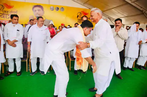 सचिन पायलट खेमे की जनसंघर्ष यात्रा का भले ही जयपुर में समापन हो गया हो, लेकिन इसके साथ ही गहलोत के खिलाफ आर-पार की जंग की शुरुआत भी हो गई है।