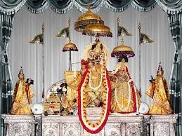 गोविंद देवजी मंदिर में चांदी के रथ पर विराजे भगवान