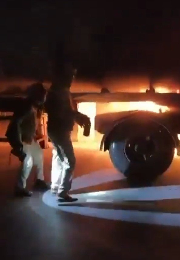 जयपुर-अजमेर हाईवे पर टला बड़ा हादसा: 30 हजार लीटर केमिकल से भरे टैंकर में लगी भीषण आग, पुलिस की मुस्तैदी से बची जान